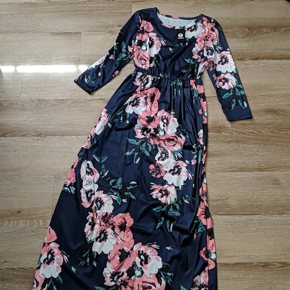 None Dresses & Skirts - 3/4 sleeve maxi dress